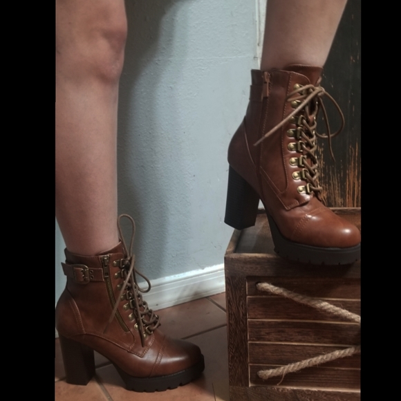 🚨Last ones 6, 6.5🚨Danny Faux -leather lace up combat motorcycle boots - Picture 2 of 6